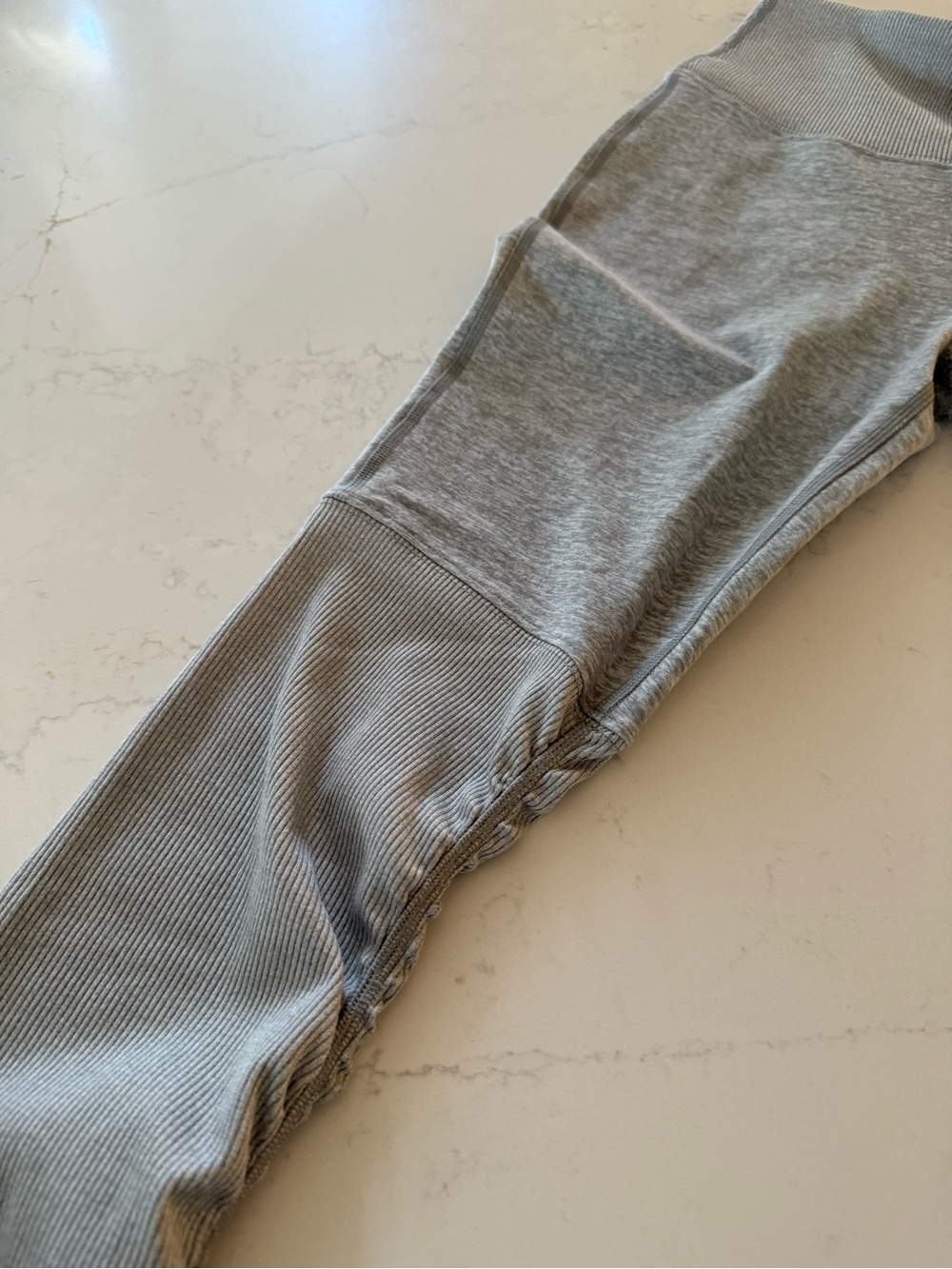 ALO Yoga Light Gray Ruched Leggings (models color is different, see my photos) - Picture 6 of 6